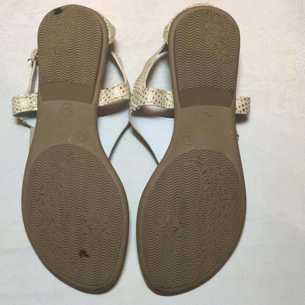 🍁Larissa Carolaine off white thong sandals Sz 7 shoes - Picture 5 of 8